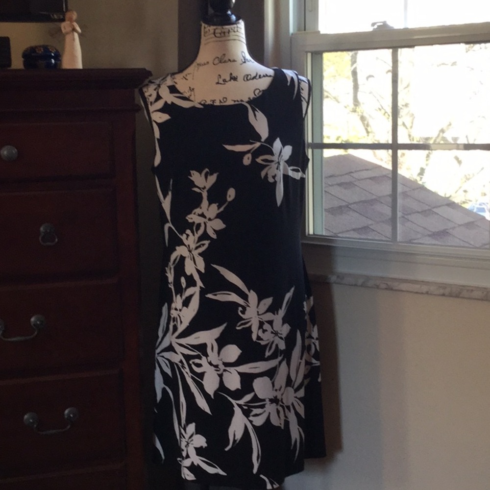 Sleeveless summer dress